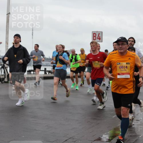 13.09.2026 - Kiel Lauf Andreas Tolksdorf http://msf.ph/oto/10402671 13.09.2026 11:02:01 Kiellinie 3, 4, 6748, 39, 6614, 6516 meine-sportfotos.de