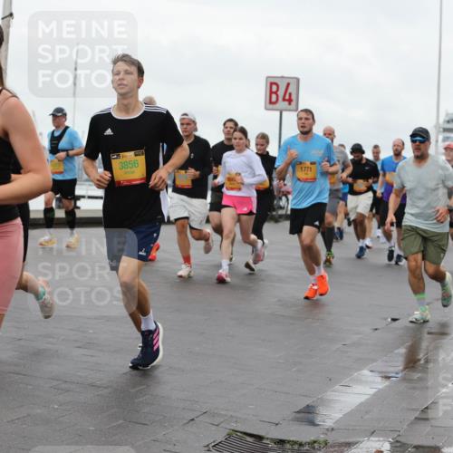 13.09.2026 - Kiel Lauf Andreas Tolksdorf http://msf.ph/oto/10402768 13.09.2026 11:02:18 Kiellinie 4, 39, 40, 28, 3, 3856, 4, 1771 meine-sportfotos.de