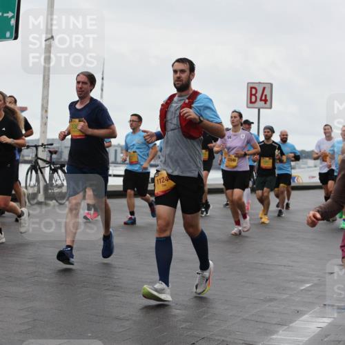 13.09.2026 - Kiel Lauf Andreas Tolksdorf http://msf.ph/oto/10402969 13.09.2026 11:02:58 Kiellinie 11967, 1124, 12846, 4 meine-sportfotos.de