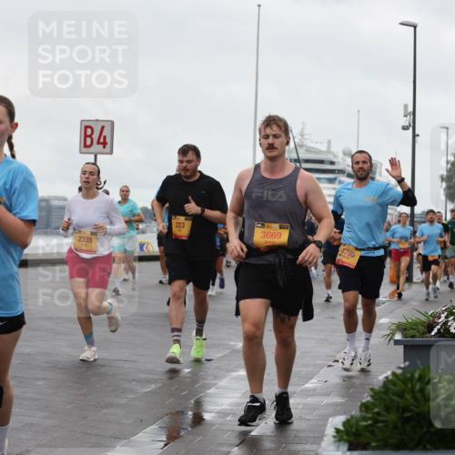 13.09.2026 - Kiel Lauf Andreas Tolksdorf http://msf.ph/oto/10403029 13.09.2026 11:03:04 Kiellinie 5443, 4, 2335, 223, 38, 3669, 4795 meine-sportfotos.de