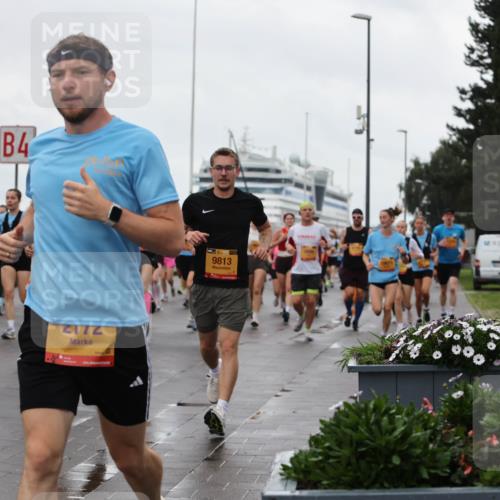 13.09.2026 - Kiel Lauf Andreas Tolksdorf http://msf.ph/oto/10403111 13.09.2026 11:03:11 Kiellinie 38, 1881, 4, 2172, 9813 meine-sportfotos.de