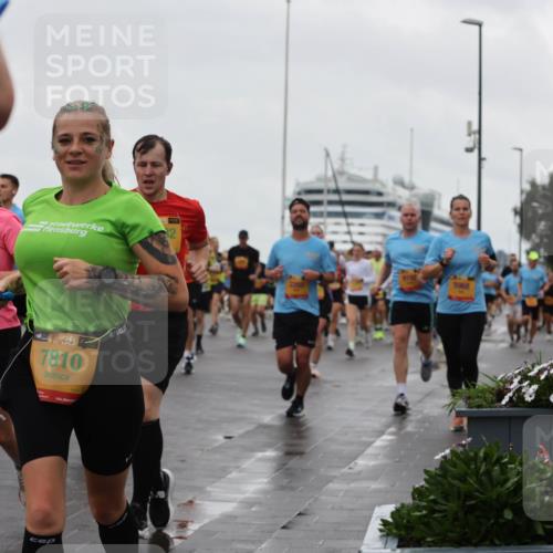 13.09.2026 - Kiel Lauf Andreas Tolksdorf http://msf.ph/oto/10403217 13.09.2026 11:03:19 Kiellinie 4, 39, 3813, 38, 7810, 5968 meine-sportfotos.de