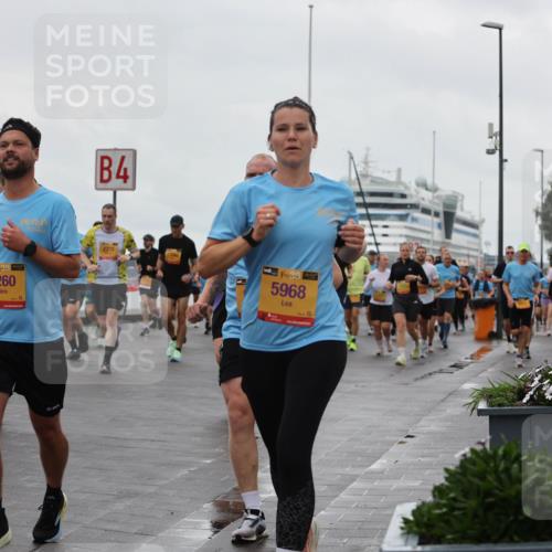 13.09.2026 - Kiel Lauf Andreas Tolksdorf http://msf.ph/oto/10403253 13.09.2026 11:03:21 Kiellinie 38, 2260, 4, 2370, 38, 5968 meine-sportfotos.de