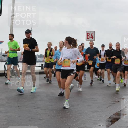 13.09.2026 - Kiel Lauf Andreas Tolksdorf http://msf.ph/oto/10403301 13.09.2026 11:03:25 Kiellinie 12060, 4593, 4, 4955, 3011 meine-sportfotos.de