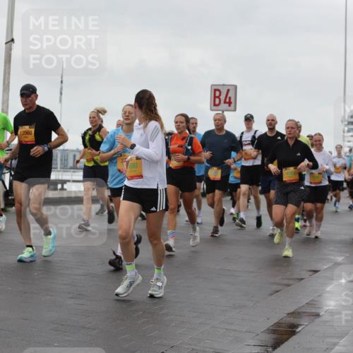 13.09.2026 - Kiel Lauf Andreas Tolksdorf http://msf.ph/oto/10403306 13.09.2026 11:03:25 Kiellinie 12060, 32, 4593, 4, 1260, 6465, 3011 meine-sportfotos.de