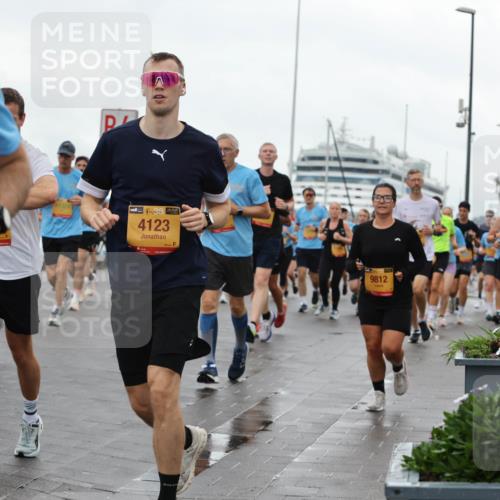 13.09.2026 - Kiel Lauf Andreas Tolksdorf http://msf.ph/oto/10403359 13.09.2026 11:03:29 Kiellinie 8, 4, 38, 4123, 9812 meine-sportfotos.de