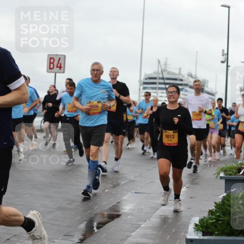 13.09.2026 - Kiel Lauf Andreas Tolksdorf http://msf.ph/oto/10403367 13.09.2026 11:03:29 Kiellinie 4125, 4, 5006, 9812, 11925 meine-sportfotos.de