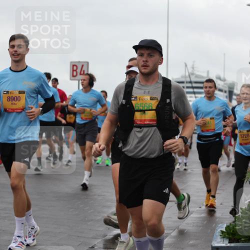 13.09.2026 - Kiel Lauf Andreas Tolksdorf http://msf.ph/oto/10403499 13.09.2026 11:03:45 Kiellinie 6000, 39, 8900, 4, 8, 6566, 5728 meine-sportfotos.de