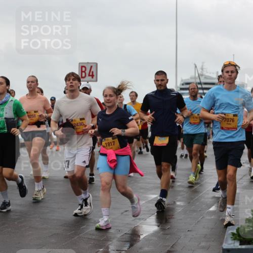 13.09.2026 - Kiel Lauf Andreas Tolksdorf http://msf.ph/oto/10403512 13.09.2026 11:03:48 Kiellinie 9258, 1, 38, 2430, 4, 39, 1817, 174, 139, 7076, 12479 meine-sportfotos.de
