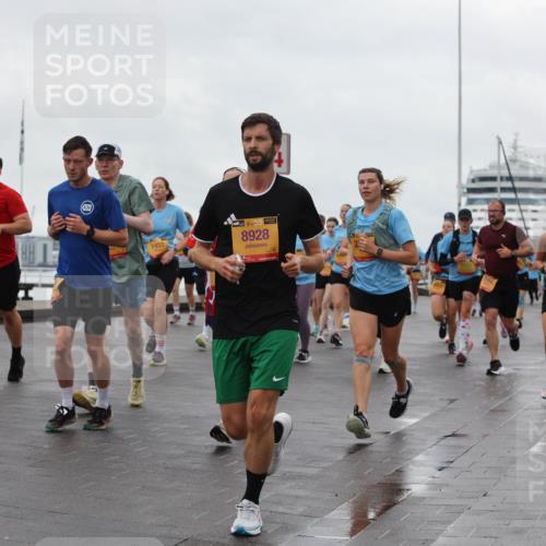 13.09.2026 - Kiel Lauf Andreas Tolksdorf http://msf.ph/oto/10403600 13.09.2026 11:03:54 Kiellinie 1453, 38, 8928, 6529 meine-sportfotos.de