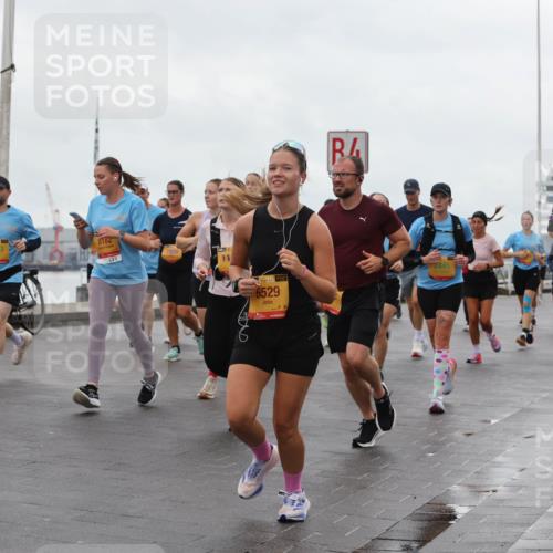 13.09.2026 - Kiel Lauf Andreas Tolksdorf http://msf.ph/oto/10403644 13.09.2026 11:03:56 Kiellinie 453, 2723, 8182, 7809, 38, 6529, 2445 meine-sportfotos.de