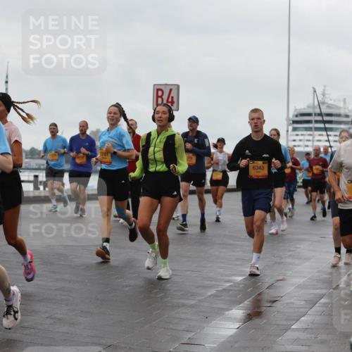 13.09.2026 - Kiel Lauf Andreas Tolksdorf http://msf.ph/oto/10403709 13.09.2026 11:04:00 Kiellinie 38, 11507, 4, 39, 2274, 12181, 4, 378, 6343, 38, 7607, 7236, 23 meine-sportfotos.de