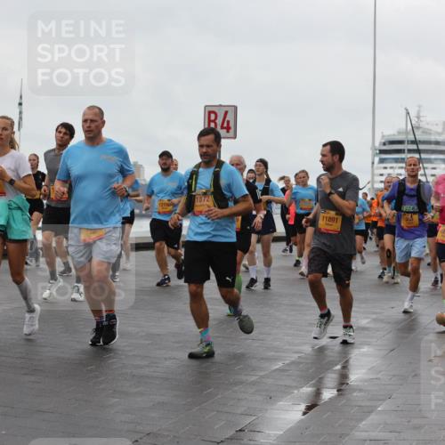 13.09.2026 - Kiel Lauf Andreas Tolksdorf http://msf.ph/oto/10403827 13.09.2026 11:04:08 Kiellinie 8397, 4, 12158, 1072, 12116, 11891, 12231 meine-sportfotos.de