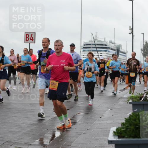 13.09.2026 - Kiel Lauf Andreas Tolksdorf http://msf.ph/oto/10403857 13.09.2026 11:04:09 Kiellinie 6736, 9301, 4, 12231, 12116, 7913 meine-sportfotos.de