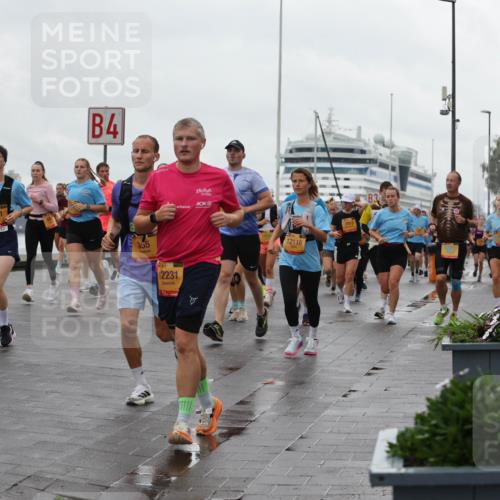 13.09.2026 - Kiel Lauf Andreas Tolksdorf http://msf.ph/oto/10403859 13.09.2026 11:04:10 Kiellinie 6736, 9301, 4, 355, 38, 2231, 12116, 3 meine-sportfotos.de