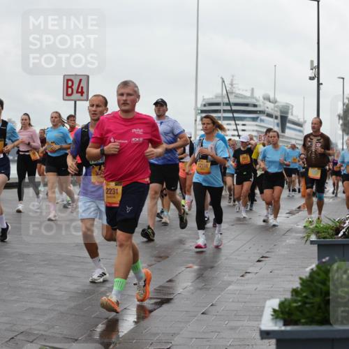 13.09.2026 - Kiel Lauf Andreas Tolksdorf http://msf.ph/oto/10403861 13.09.2026 11:04:10 Kiellinie 6736, 9301, 4, 38, 2231, 12116, 3 meine-sportfotos.de