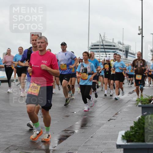 13.09.2026 - Kiel Lauf Andreas Tolksdorf http://msf.ph/oto/10403866 13.09.2026 11:04:10 Kiellinie 6736, 9301, 2231, 768, 12116 meine-sportfotos.de