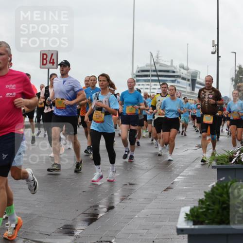 13.09.2026 - Kiel Lauf Andreas Tolksdorf http://msf.ph/oto/10403877 13.09.2026 11:04:10 Kiellinie 9301, 4, 768, 2231, 12116, 3 meine-sportfotos.de