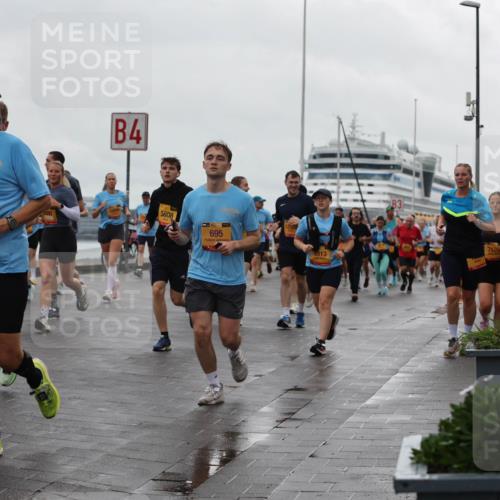 13.09.2026 - Kiel Lauf Andreas Tolksdorf http://msf.ph/oto/10404037 13.09.2026 11:04:24 Kiellinie 39, 4303, 4, 5808, 695, 6313, 3, 7529 meine-sportfotos.de