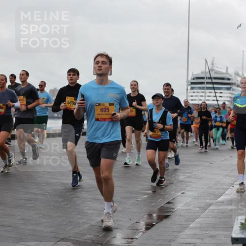 13.09.2026 - Kiel Lauf Andreas Tolksdorf http://msf.ph/oto/10404059 13.09.2026 11:04:25 Kiellinie 39, 529, 9397, 4453, 5808, 38, 695, 85 meine-sportfotos.de