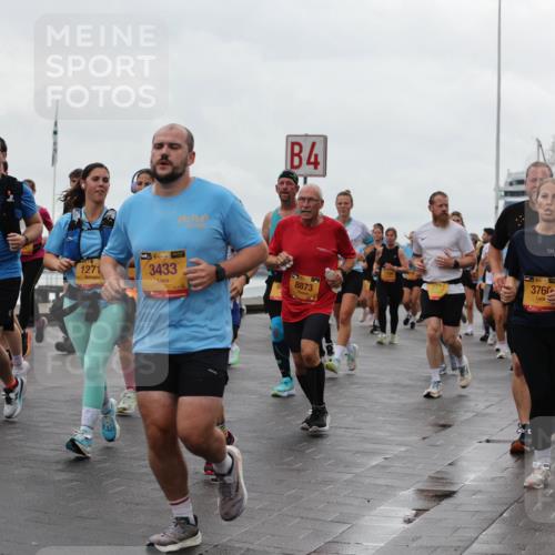 13.09.2026 - Kiel Lauf Andreas Tolksdorf http://msf.ph/oto/10404142 13.09.2026 11:04:32 Kiellinie 60, 6866, 1271, 39, 3433, 4, 8873, 39, 3760 meine-sportfotos.de