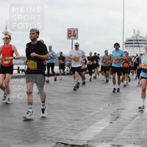 13.09.2026 - Kiel Lauf Andreas Tolksdorf http://msf.ph/oto/10404257 13.09.2026 11:04:59 Kiellinie 11902, 3045, 39, 3349, 4 meine-sportfotos.de