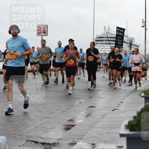 13.09.2026 - Kiel Lauf Andreas Tolksdorf http://msf.ph/oto/10404297 13.09.2026 11:05:02 Kiellinie 4, 120834, 10493, 2006, 5304, 1747 meine-sportfotos.de