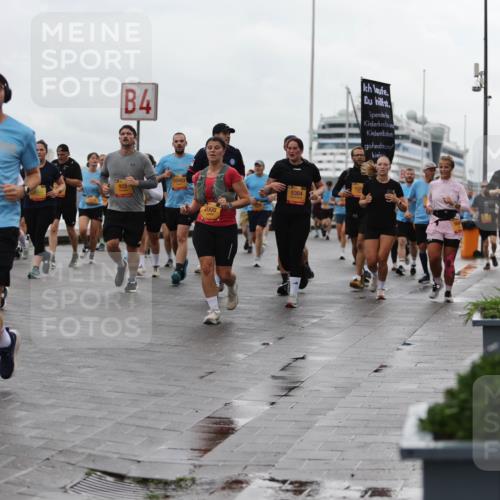 13.09.2026 - Kiel Lauf Andreas Tolksdorf http://msf.ph/oto/10404306 13.09.2026 11:05:02 Kiellinie 4, 12083, 933, 10493, 2006, 5304, 1747 meine-sportfotos.de