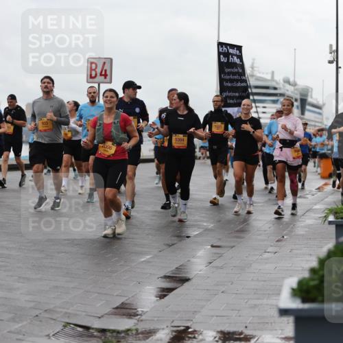 13.09.2026 - Kiel Lauf Andreas Tolksdorf http://msf.ph/oto/10404326 13.09.2026 11:05:03 Kiellinie 9751, 933, 4, 2006, 5304, 1320, 508, 1747 meine-sportfotos.de