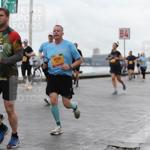 13.09.2026 - Kiel Lauf Andreas Tolksdorf http://msf.ph/oto/10404472 13.09.2026 11:05:18 Kiellinie 38, 1104, 45, 1, 38, 9099, 4 meine-sportfotos.de
