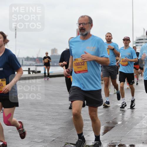 13.09.2026 - Kiel Lauf Andreas Tolksdorf http://msf.ph/oto/10404691 13.09.2026 11:05:35 Kiellinie 889, 100, 10832, 5055, 31, 4660, 38, 11894, 533 meine-sportfotos.de