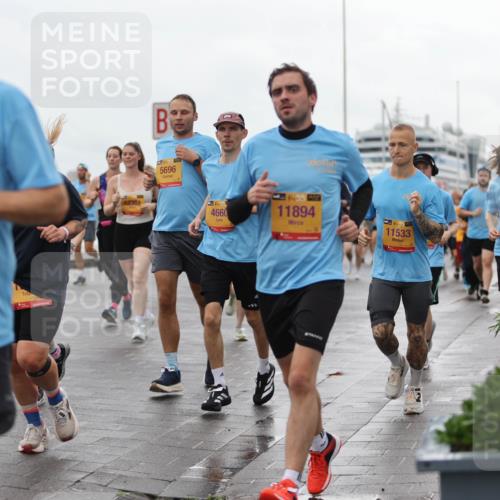 13.09.2026 - Kiel Lauf Andreas Tolksdorf http://msf.ph/oto/10404707 13.09.2026 11:05:36 Kiellinie 10832, 5696, 38, 4660, 39, 11894, 11533 meine-sportfotos.de