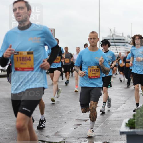 13.09.2026 - Kiel Lauf Andreas Tolksdorf http://msf.ph/oto/10404722 13.09.2026 11:05:37 Kiellinie 11894, 549, 1, 39, 11533 meine-sportfotos.de