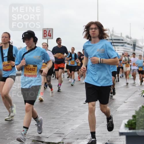 13.09.2026 - Kiel Lauf Andreas Tolksdorf http://msf.ph/oto/10404746 13.09.2026 11:05:38 Kiellinie 4, 33, 38, 4549, 1, 38, 10492, 4844 meine-sportfotos.de