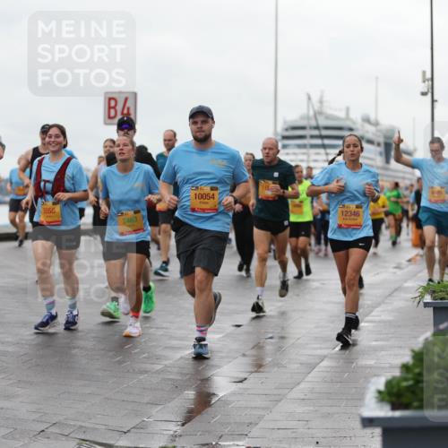 13.09.2026 - Kiel Lauf Andreas Tolksdorf http://msf.ph/oto/10404799 13.09.2026 11:05:48 Kiellinie 390, 10054, 12346, 5556, 2463 meine-sportfotos.de