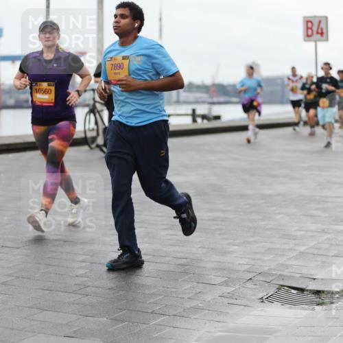 13.09.2026 - Kiel Lauf Andreas Tolksdorf http://msf.ph/oto/10405047 13.09.2026 11:06:15 Kiellinie 10560, 39, 7890, 4 meine-sportfotos.de