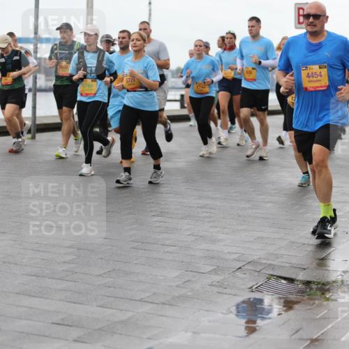 13.09.2026 - Kiel Lauf Andreas Tolksdorf http://msf.ph/oto/10405146 13.09.2026 11:06:22 Kiellinie 8802, 9746, 72, 5729, 1742, 635, 38, 4454 meine-sportfotos.de