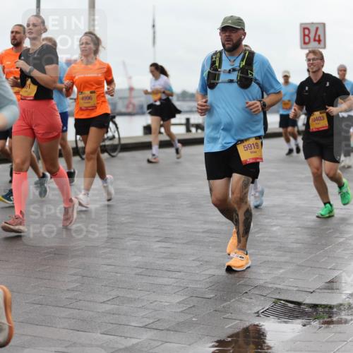 13.09.2026 - Kiel Lauf Andreas Tolksdorf http://msf.ph/oto/10405318 13.09.2026 11:06:32 Kiellinie 4384, 4996, 4, 5919, 10403, 2294 meine-sportfotos.de
