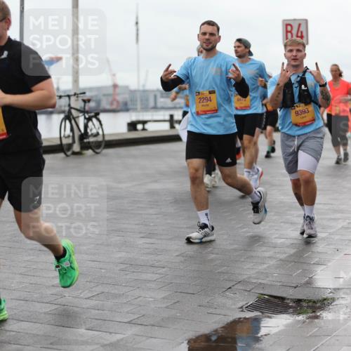 13.09.2026 - Kiel Lauf Andreas Tolksdorf http://msf.ph/oto/10405346 13.09.2026 11:06:34 Kiellinie 10403, 39, 2294, 4, 39, 9393, 39, 12014 meine-sportfotos.de