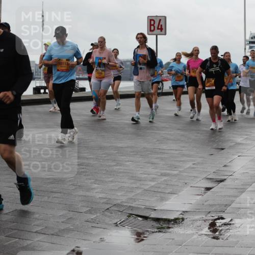 13.09.2026 - Kiel Lauf Andreas Tolksdorf http://msf.ph/oto/10405361 13.09.2026 11:06:48 Kiellinie 38, 8132, 10113, 2449, 7039, 4, 415, 220, 3 meine-sportfotos.de