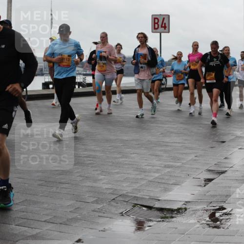 13.09.2026 - Kiel Lauf Andreas Tolksdorf http://msf.ph/oto/10405363 13.09.2026 11:06:48 Kiellinie 8132, 0113, 7039, 4, 4154, 3 meine-sportfotos.de