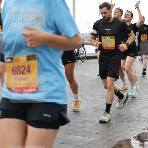 13.09.2026 - Kiel Lauf Andreas Tolksdorf http://msf.ph/oto/10405507 13.09.2026 11:06:59 Kiellinie 40, 38, 5771, 6824, 6495, 2413, 4, 5783 meine-sportfotos.de