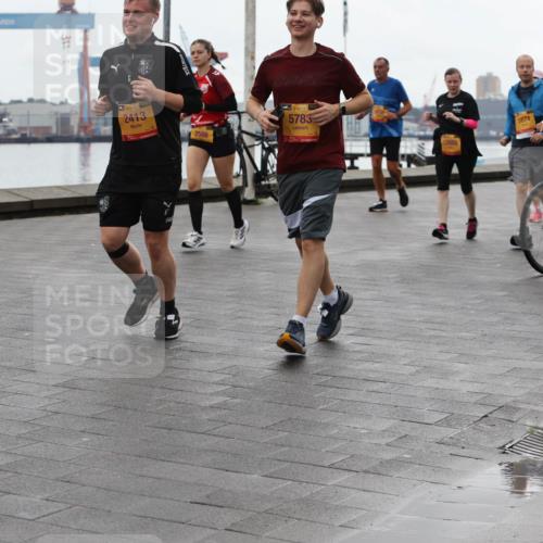13.09.2026 - Kiel Lauf Andreas Tolksdorf http://msf.ph/oto/10405542 13.09.2026 11:07:02 Kiellinie 38, 0853, 2413, 4, 5783, 2588, 5674, 5598, 12688 meine-sportfotos.de