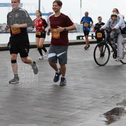 13.09.2026 - Kiel Lauf Andreas Tolksdorf http://msf.ph/oto/10405547 13.09.2026 11:07:02 Kiellinie 2588, 5783, 12688, 5598 meine-sportfotos.de