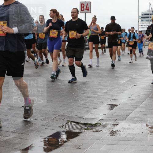 13.09.2026 - Kiel Lauf Andreas Tolksdorf http://msf.ph/oto/10405638 13.09.2026 11:07:10 Kiellinie 39, 783, 851, 2850, 384, 4, 7092 meine-sportfotos.de