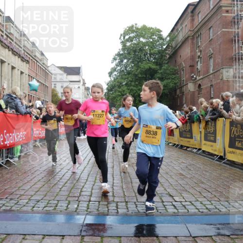 13.09.2026 - Kiel Lauf Yannick Fuchs http://msf.ph/oto/10405644 13.09.2026 08:57:34 Ziel 160, 406, 700, 1051, 1546, 1769, 2128, 2129, 2439, 4382, 4834, 5006, 5984, 6459, 7478, 7547, 7715, 9062, 9324, 9579, 10428, 10876, 11356, 2129, 2384, 3382, 3665, 4908, 5003, 5340, 5719, 5809, 7752, 8341, 9542, 10321, 10892, 11495, 11558, 12215, 12455, 12512, 57, 689, 1520, 1714, 2326, 3020, 3359, 3375, 3691, 4182, 4185, 4321, 4383, 5093, 5219, 5244, 5666, 5733, 5762, 5765, 5895, 6056, 7058, 7604, 7608, 7609, 8668, 8838, 9870, 9872, 10847, 10889, 11227, 81, 2384 meine-sportfotos.de