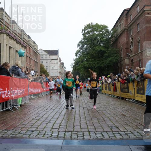 13.09.2026 - Kiel Lauf Yannick Fuchs http://msf.ph/oto/10405693 13.09.2026 08:57:39 Ziel 160, 406, 689, 1051, 1546, 1714, 2439, 3359, 3375, 4182, 4321, 4382, 4383, 5006, 5219, 5244, 5762, 5765, 5984, 6459, 7547, 7608, 7609, 7715, 9062, 9324, 9579, 10428, 10876, 11176, 11356, 700, 1769, 2128, 2129, 3382, 4834, 5003, 5340, 5719, 5809, 7478, 8341, 9542, 10321, 10892, 12215, 12512, 57, 1520, 2326, 2964, 3020, 3691, 4025, 4185, 5093, 5666, 5733, 5895, 6056, 7058, 7604, 8668, 8674, 8675, 8682, 8838, 9085, 9582, 9870, 9872, 10847, 10889, 11227, 2384 meine-sportfotos.de