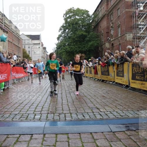13.09.2026 - Kiel Lauf Yannick Fuchs http://msf.ph/oto/10405698 13.09.2026 08:57:39 Ziel 160, 406, 689, 1051, 1546, 1714, 2439, 3359, 3375, 4182, 4321, 4382, 4383, 5006, 5219, 5244, 5762, 5765, 5984, 6459, 7547, 7608, 7609, 7715, 9062, 9324, 9579, 10428, 10876, 11176, 11356, 700, 1769, 2128, 2129, 3382, 4834, 5003, 5340, 5719, 5809, 7478, 8341, 9542, 10321, 10892, 12215, 12512, 57, 1520, 2326, 2964, 3020, 3691, 4025, 4185, 5093, 5666, 5733, 5895, 6056, 7058, 7604, 8668, 8674, 8675, 8682, 8838, 9085, 9582, 9870, 9872, 10847, 10889, 11227, 2384 meine-sportfotos.de