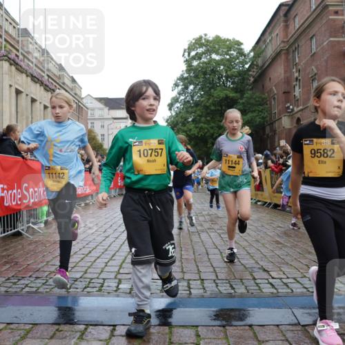 13.09.2026 - Kiel Lauf Yannick Fuchs http://msf.ph/oto/10405713 13.09.2026 08:57:40 Ziel 160, 406, 689, 1051, 1520, 1546, 1714, 2439, 3359, 3375, 4182, 4321, 4382, 4383, 5006, 5219, 5244, 5733, 5762, 5765, 5984, 6459, 7547, 7608, 7609, 7715, 9062, 9324, 9579, 10428, 10876, 11176, 11356, 700, 1546, 1769, 2128, 2129, 3382, 4834, 5003, 5719, 5809, 5984, 7478, 7715, 8341, 9542, 10321, 10892, 12215, 12512, 57, 2326, 2964, 3020, 3691, 3891, 4025, 4185, 5093, 5666, 5895, 6056, 7058, 7604, 8668, 8674, 8675, 8682, 8838, 9085, 9582, 9870, 9872, 10847, 10889, 11227, 2384 meine-sportfotos.de