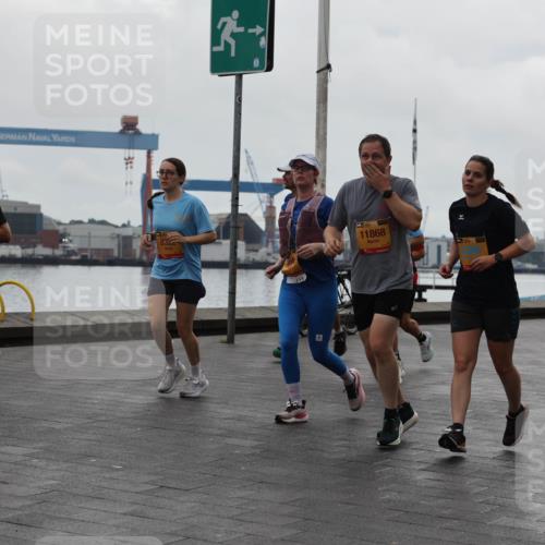 13.09.2026 - Kiel Lauf Andreas Tolksdorf http://msf.ph/oto/10405752 13.09.2026 11:07:19 Kiellinie 3697, 12615, 11868, 4 meine-sportfotos.de